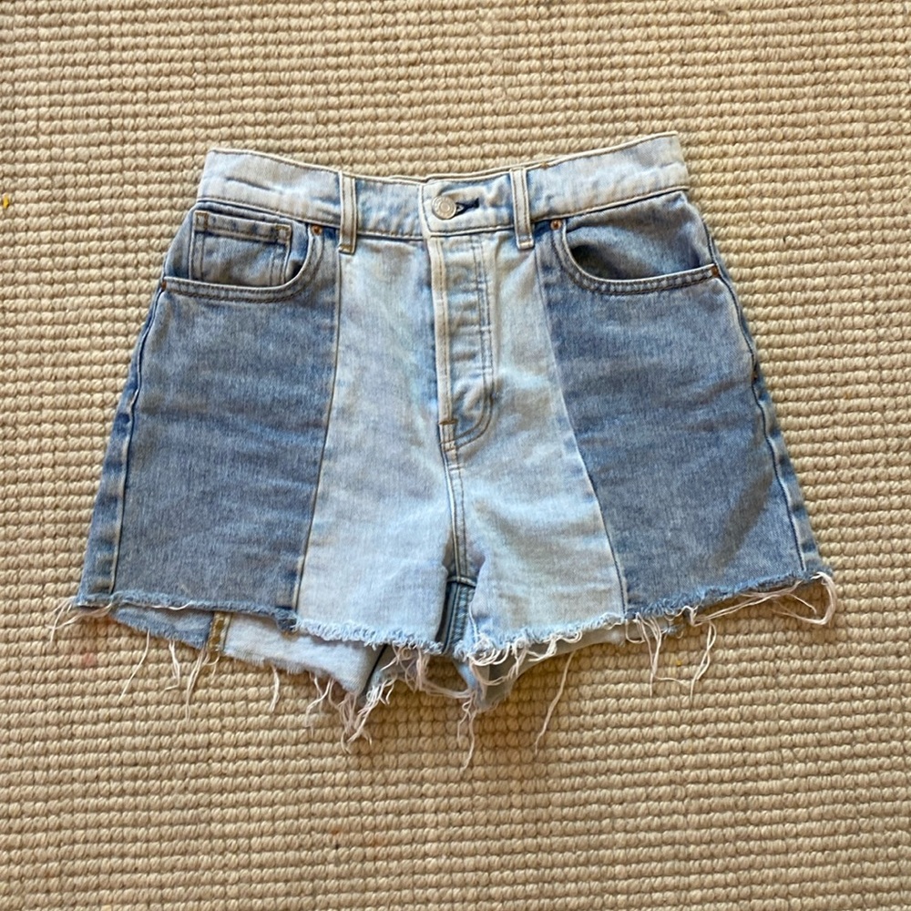 size 25 pacsun two color jean shorts